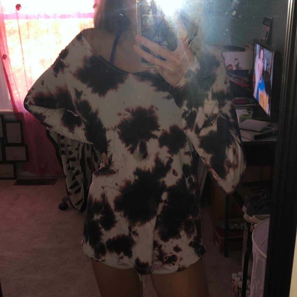 Long sleeve shirt, v-neck